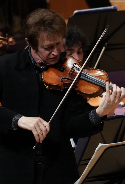 Anthony Marwood with the Halle conducted by Thomas Ades