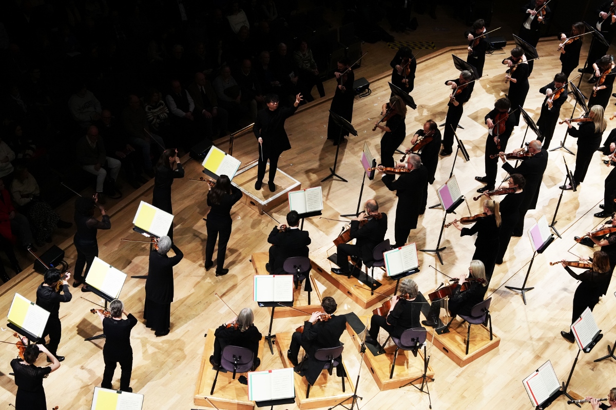 Kahchun Wong conducts the Halle in Beethoven's Seventh Symphony. cr Alex Burns, The Halle