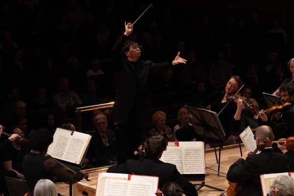 Kahchun Wong conducts the Hallé. cr Sharyn Bellemakers, the Hallé 