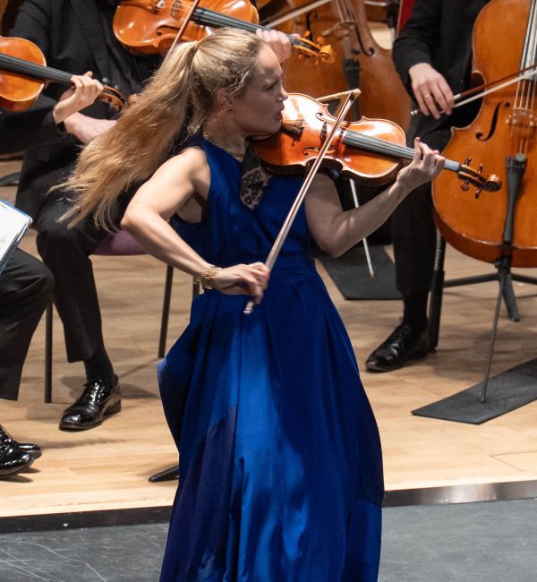 Leila Josefowicz with the Hallé and John Adams, cr Sharyn Bellemakers, The Hallé