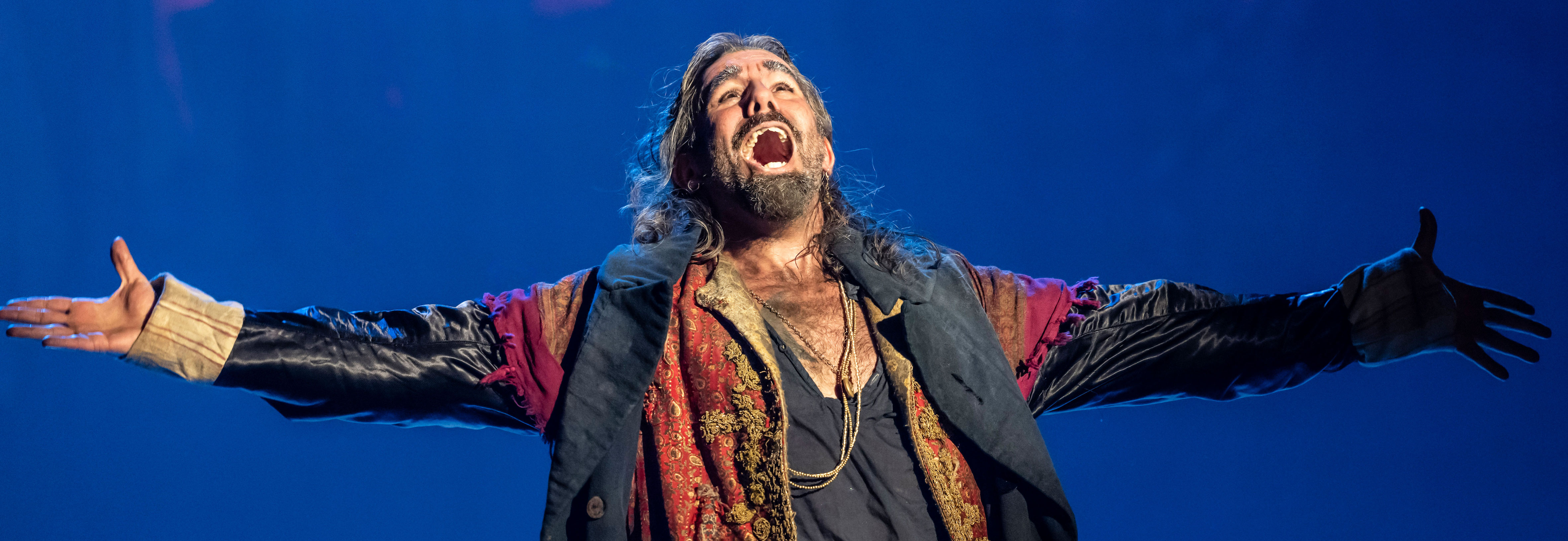 Simon Lipkin as Fagin in Oliver!