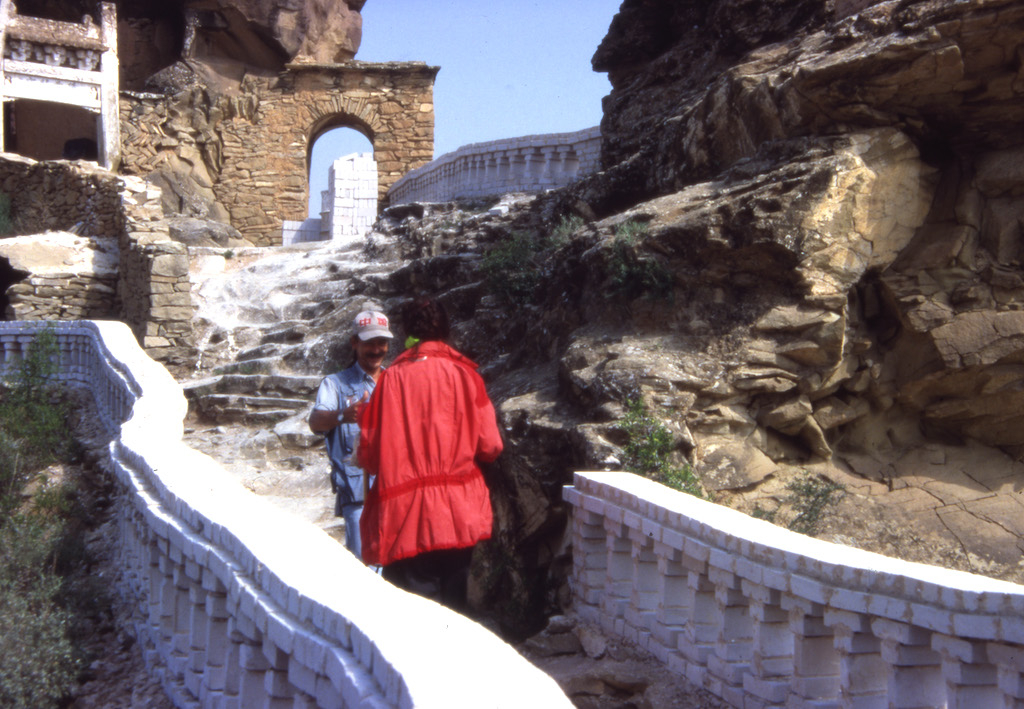 Marina Abramović / Ulay, The Lovers, Great Wall Walk, 1988. Performance; 90 Days, the Great Wall of China. Courtesy of the Marina Abramović Archives. © Marina Abramović / Ulay