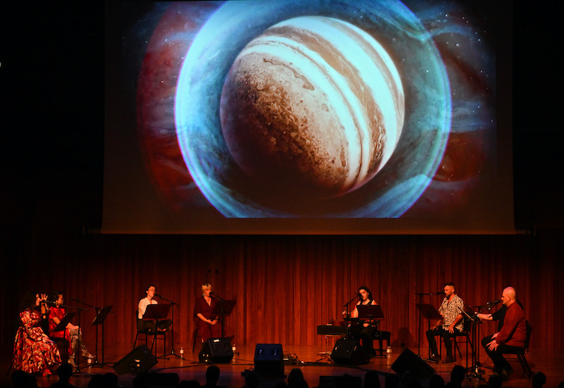 Roomful of Teeth sing 7 planets by Alev Lenz