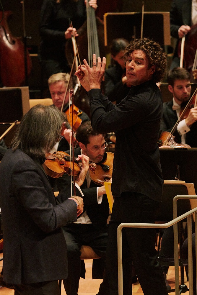 Robin Ticciati and Leonidas Kavakos in Stravinsky's Violin Concerto