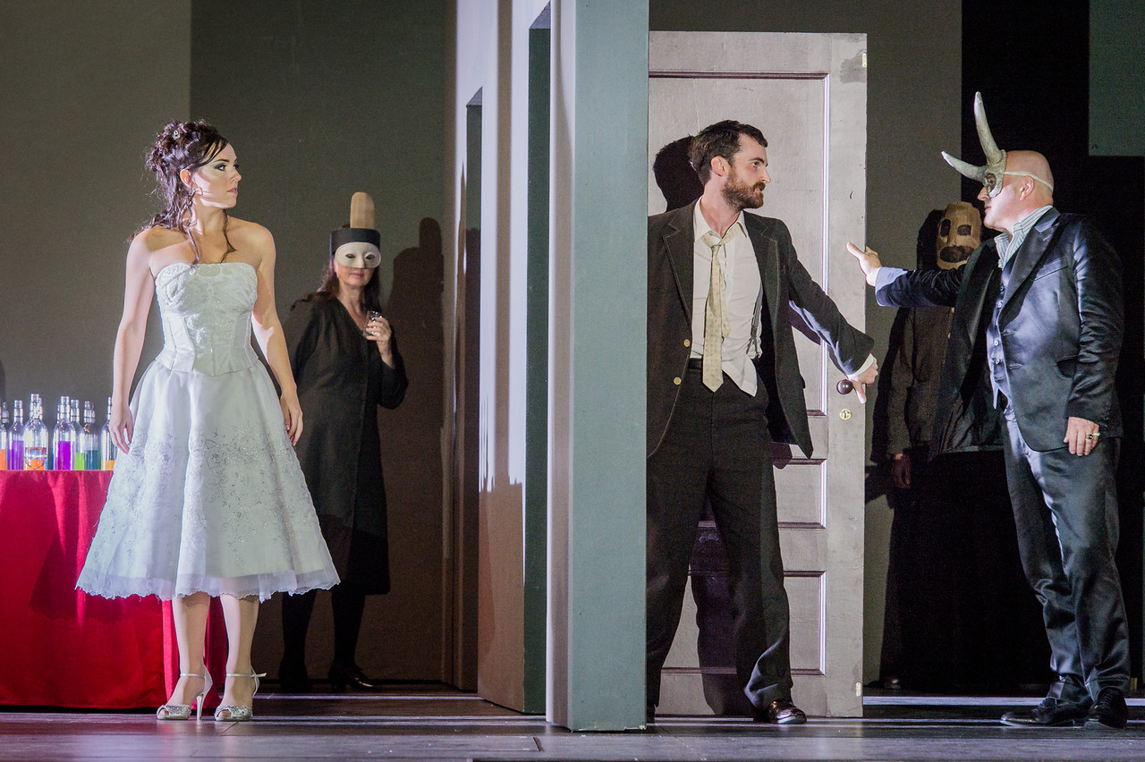 Mary Bevan and Nicholas Crawley in ENO Don Giovanni