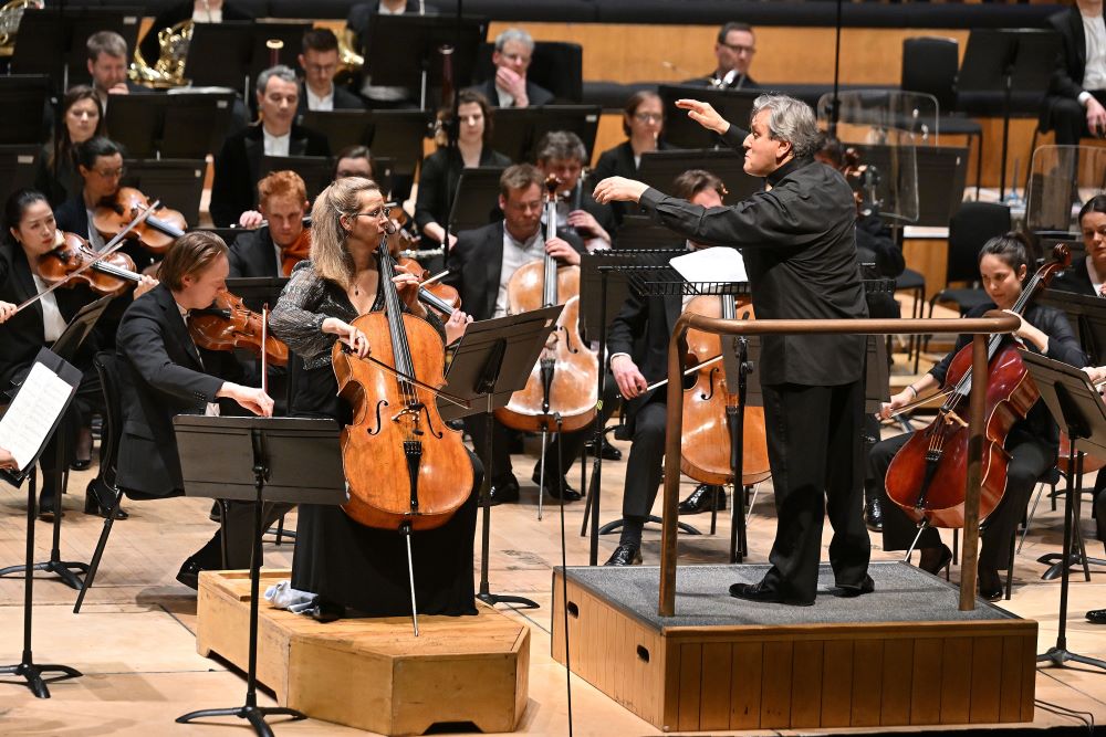 Rebecca Gilliver in Walton's Cello Concerto