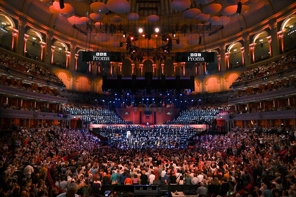 Ensemble photo of Verdi Requiem in the Royal Albert Hall