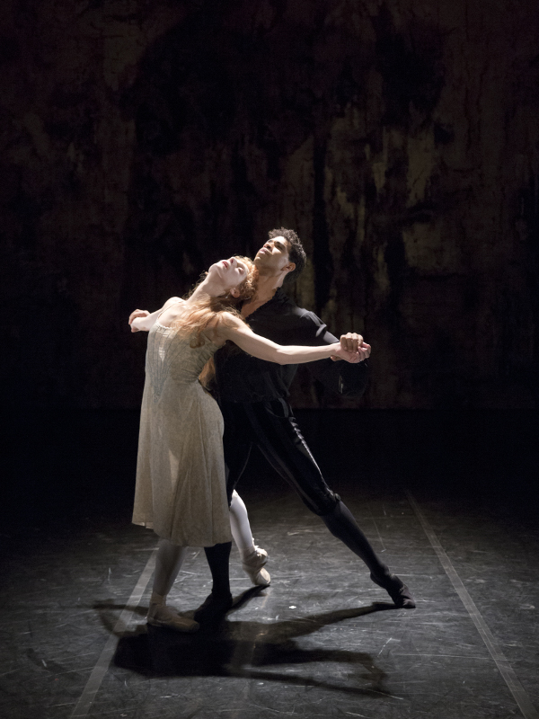 Zenaida Yanowksy and Carlos Acosta in Will Tuckett and Alasdair Middleton's Elizabeth for the Royal Ballet