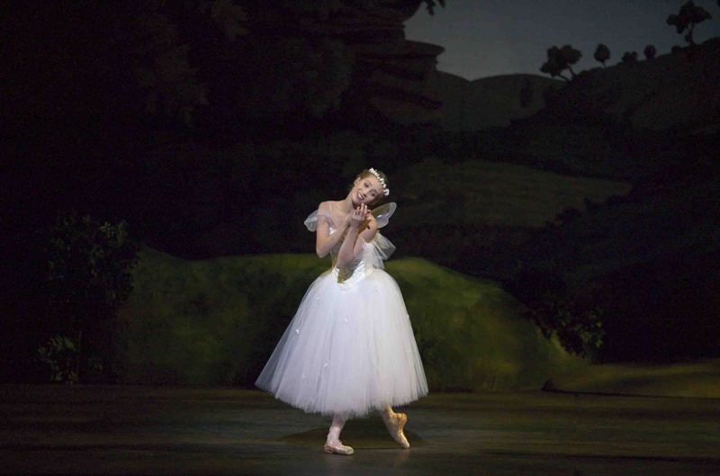 Gudrun Bojesen in a full production of 'La Sylphide'