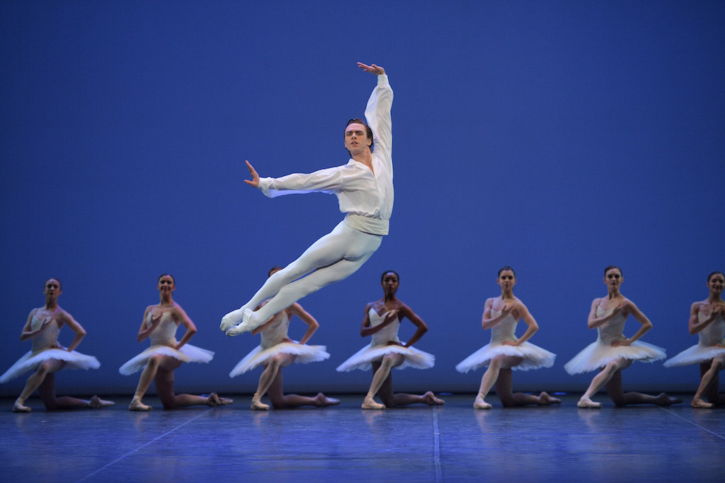Gabriele Frola and the dancers of English National Ballet in Etudes