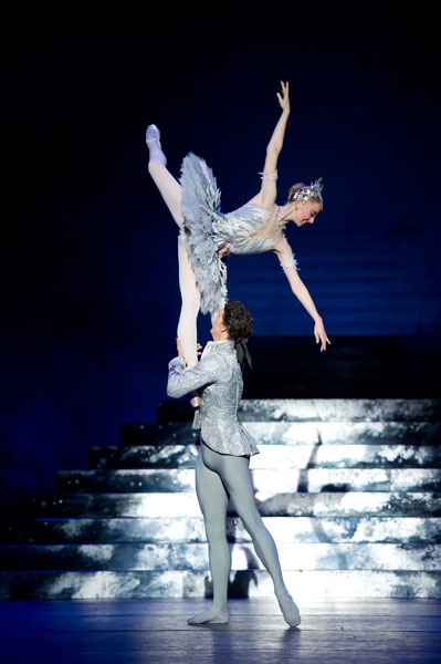 Dancers of Birmingham Royal Ballet in David Bintley's production of Prokofiev's 'Cinderella'. Photo by Bill Cooper.