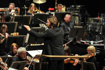 Andr_de_Ridder_conducting_the_BBCSO_edited