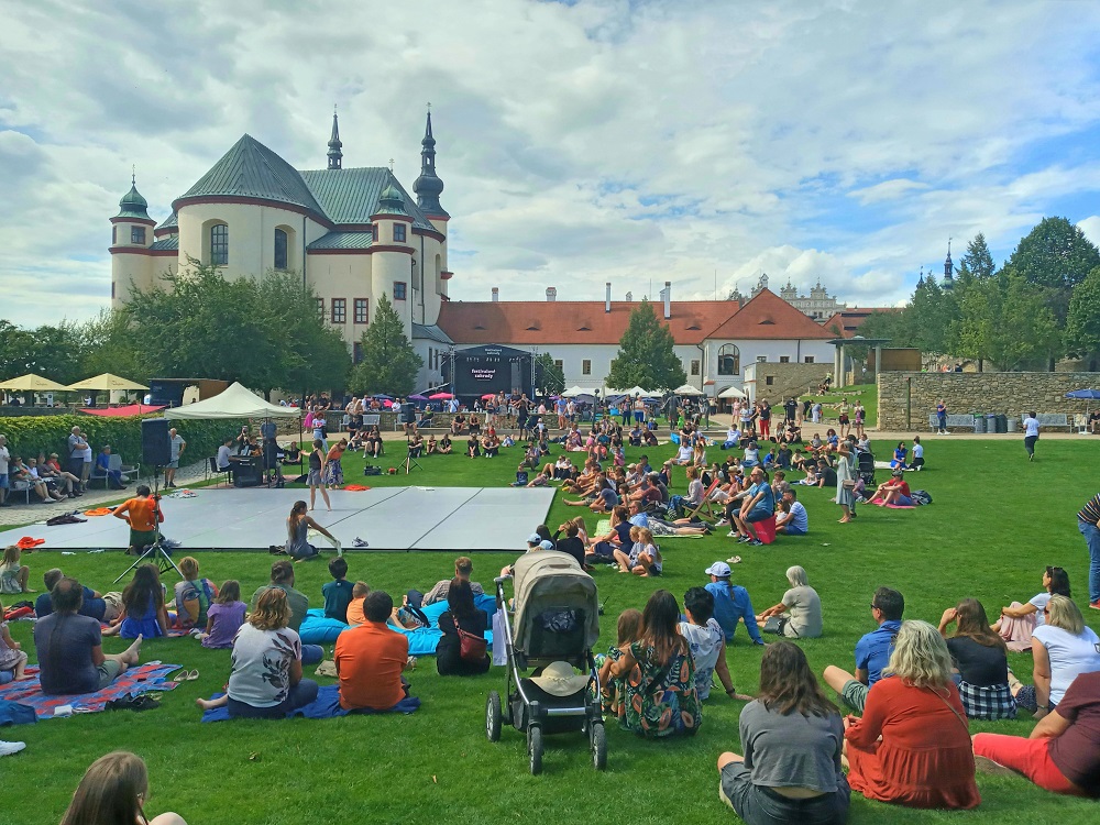 Dancing to Smetana's Piano Trio