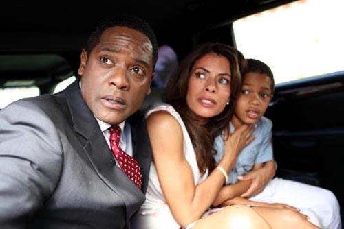 President Martinez (Blair Underwood) and family keep an eye out for falling aircraft in 'The Event'