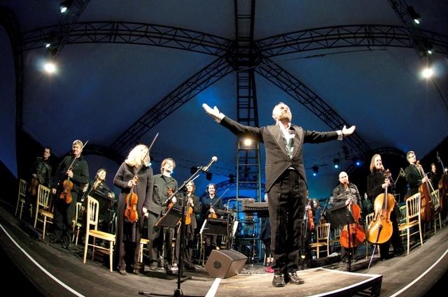 Charles Hazlewood's Army of Generals: Classical music for the age of mass media