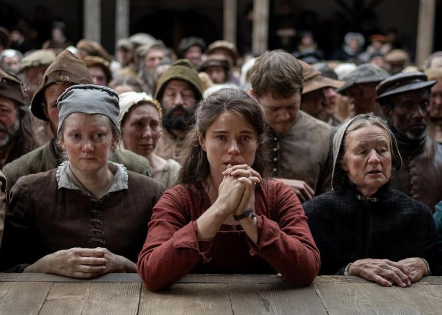 Jessie Buckley in Hamnet 