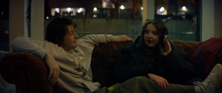 Sam Bottomley as Billy, Lucy Halliday as Mary in California Schemin'