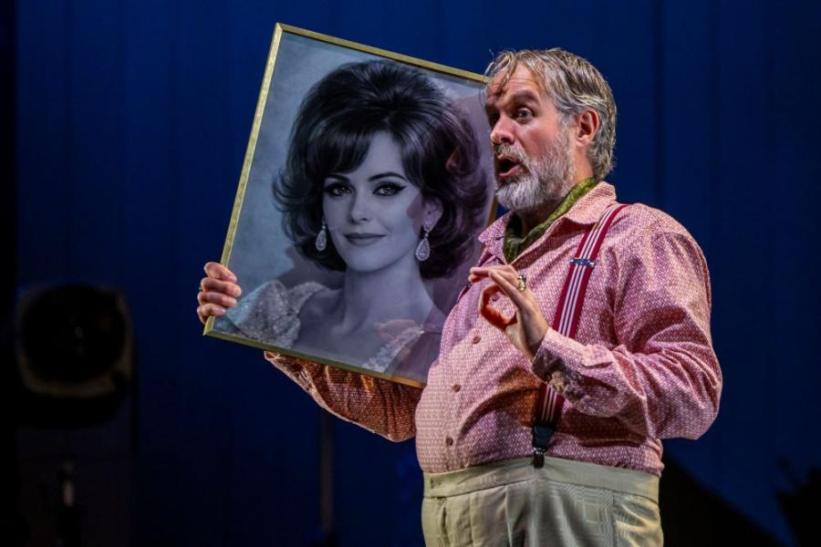Grant Doyle as Don Pasquale with 60s fashion shot of 'Sofronia' (Harriet Eyley)
