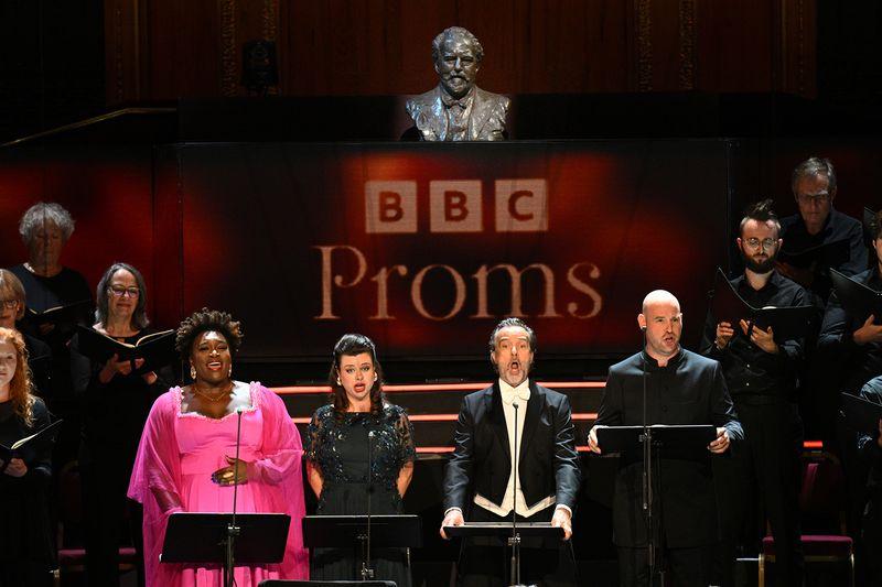 Solo quartet and Philharmonia Chorus in BBC Proms Beethoven 9
